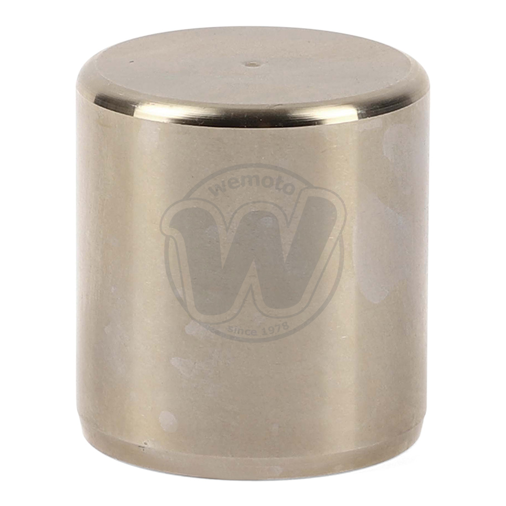 0QO6795_ad5008 three.jpg